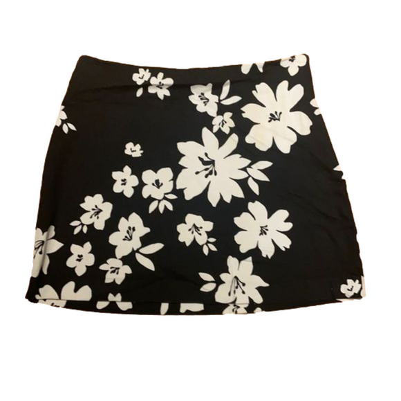 Express Dresses & Skirts - Express floral mini skirt size 1/2
